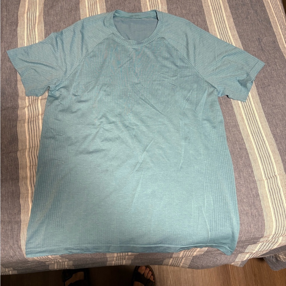 Lululemon Metal Vent Tech Short-Sleeve Shirt
Color: Blue